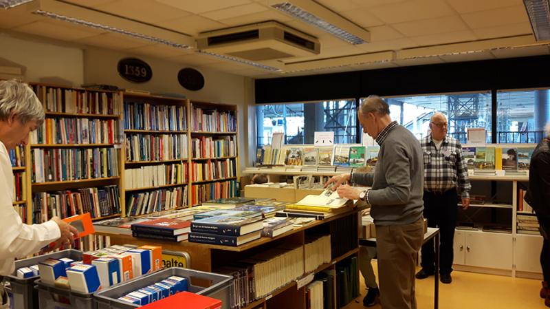 Winkel middagopening