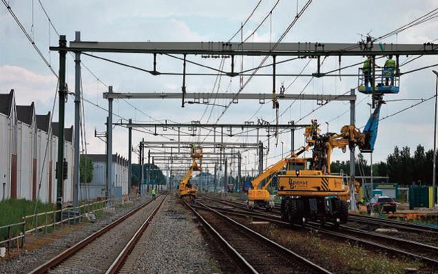 De bouw van de Betuweroute van Angeren tot de grens