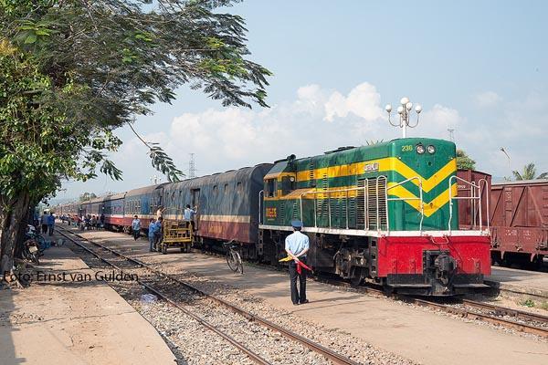 Leven langs het spoor in Vietnam