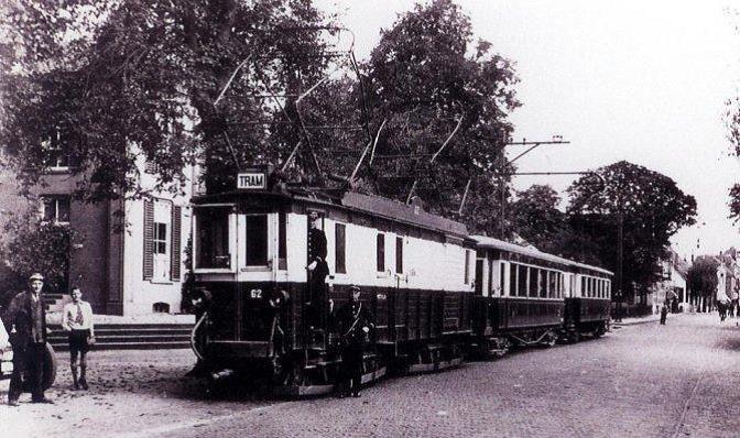 Tram toen en nu, it Koartling in Buitenpost