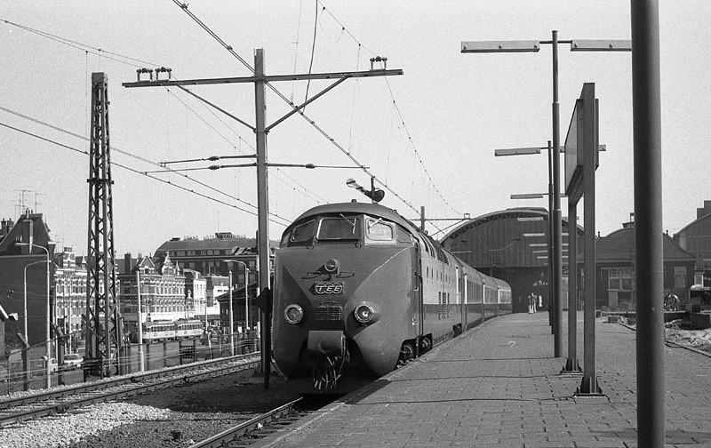 Spoorimpressies tussen Den Haag en Keulen rond 1970  (Let Op: 3e vrijdag!)