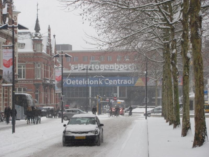 Spoortijden en Stations