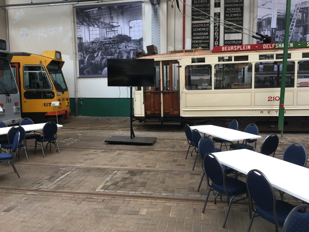 Vrijwilligers tramrondrit Rotterdam